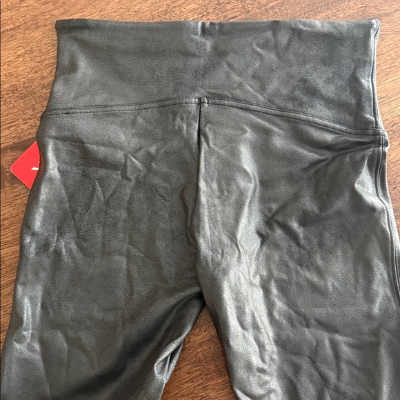 Spanx faux leather leggings - Picture 5 of 10